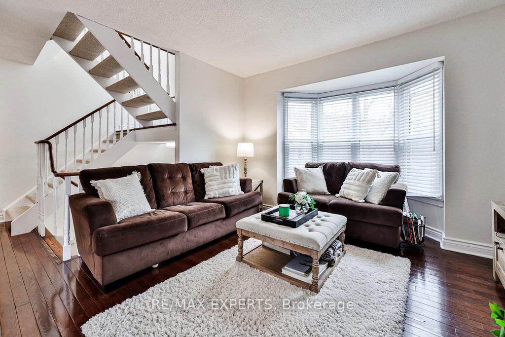 Photo 3 of 4 Amos Maynard Circle, Vaughan, West Woodbridge — HOMEH