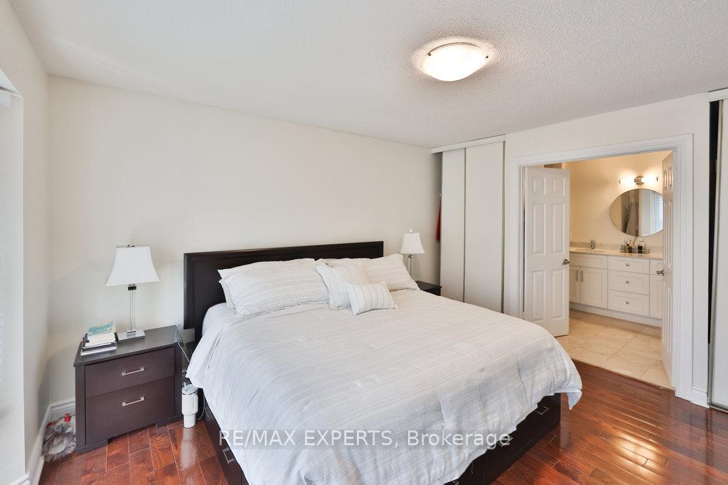 Photo 5 of 4 Amos Maynard Circle, Vaughan, West Woodbridge — HOMEH
