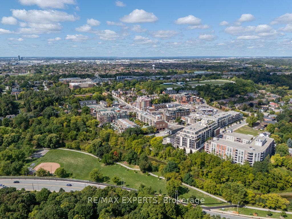 Photo 11 of 4 Amos Maynard Circle, Vaughan, West Woodbridge — HOMEH