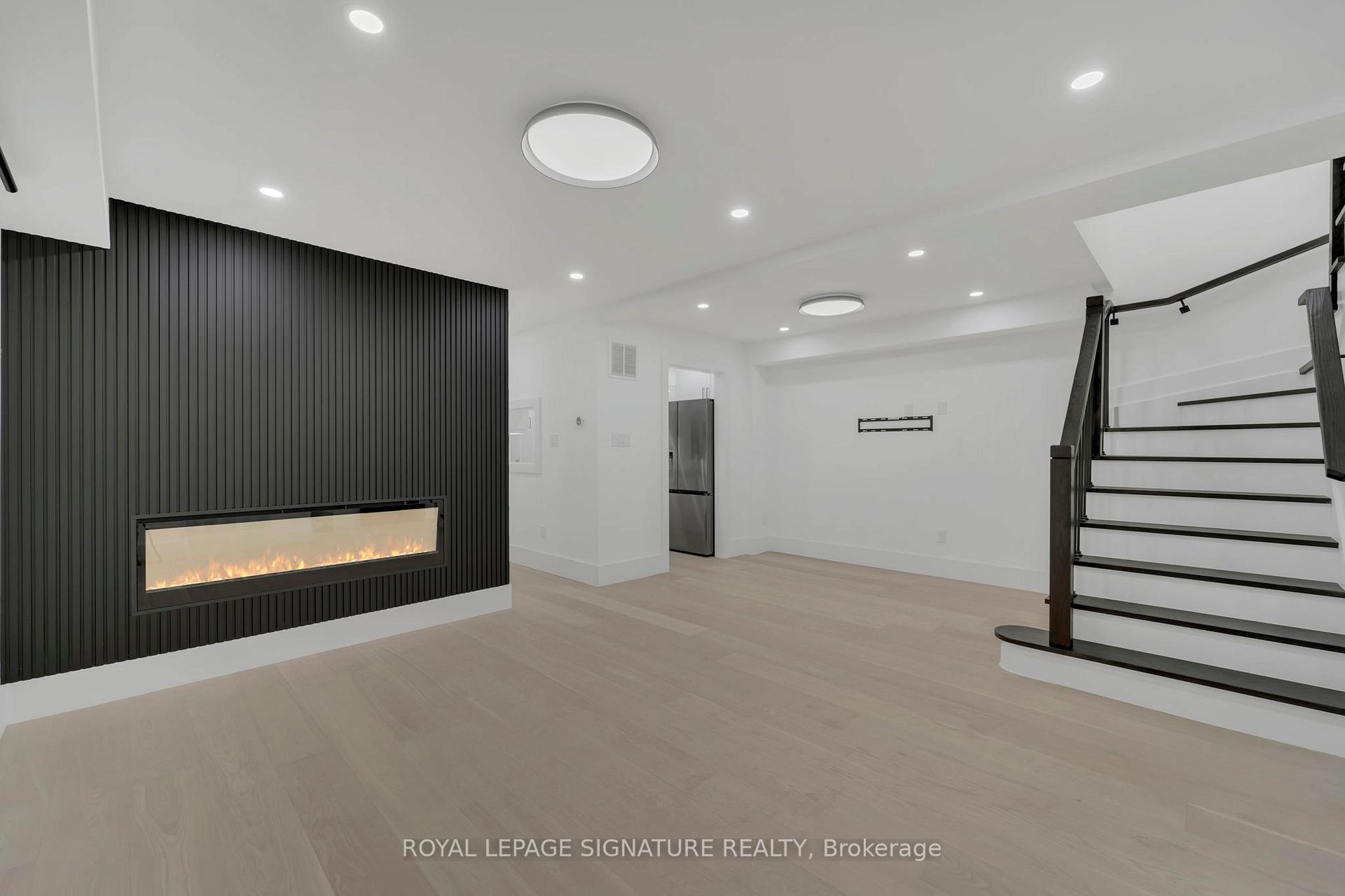Photo 6 of 15 National Pine Drive, Vaughan, Vellore Village — HOMEH