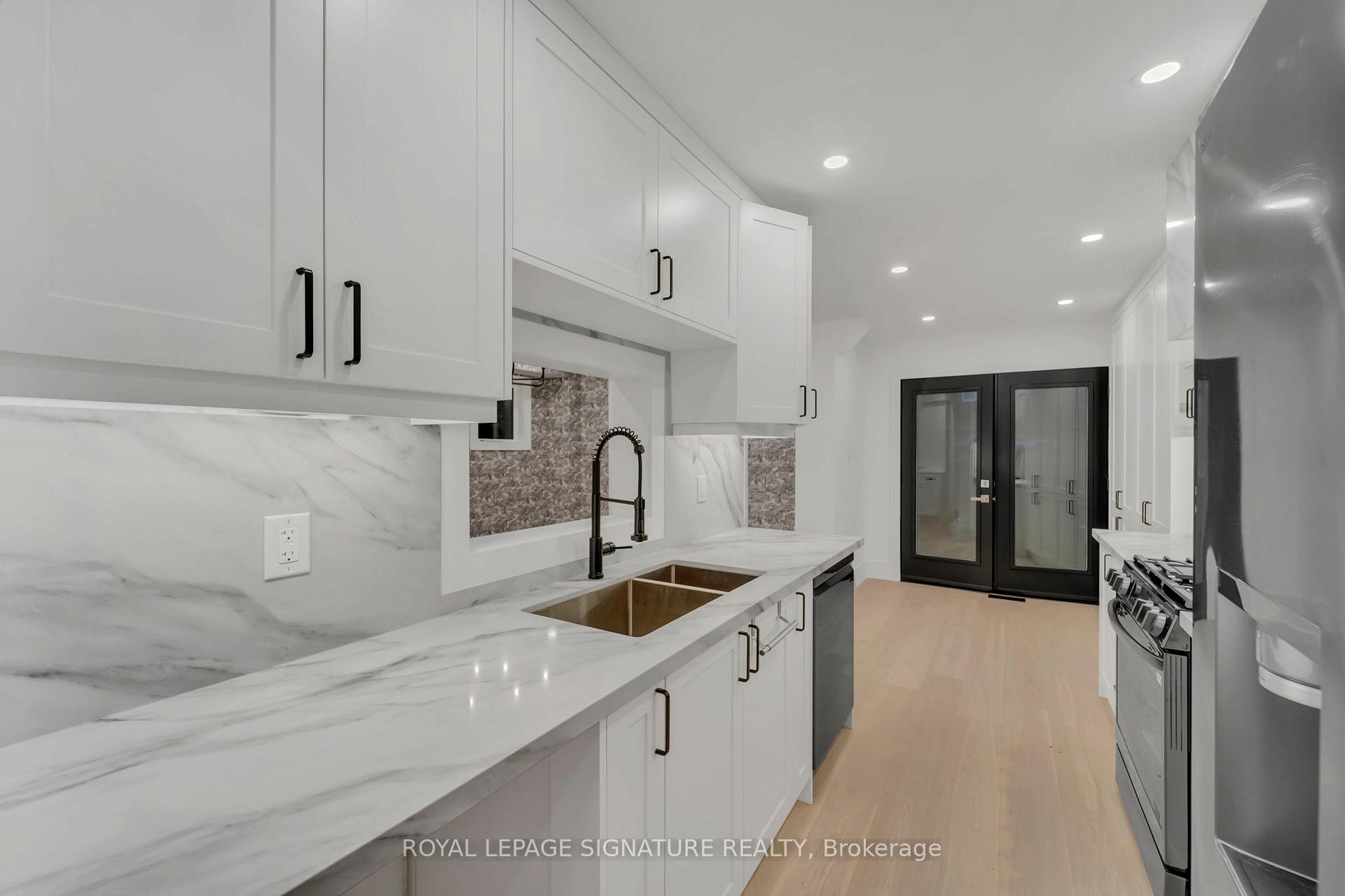 Photo 5 of 15 National Pine Drive, Vaughan, Vellore Village — HOMEH