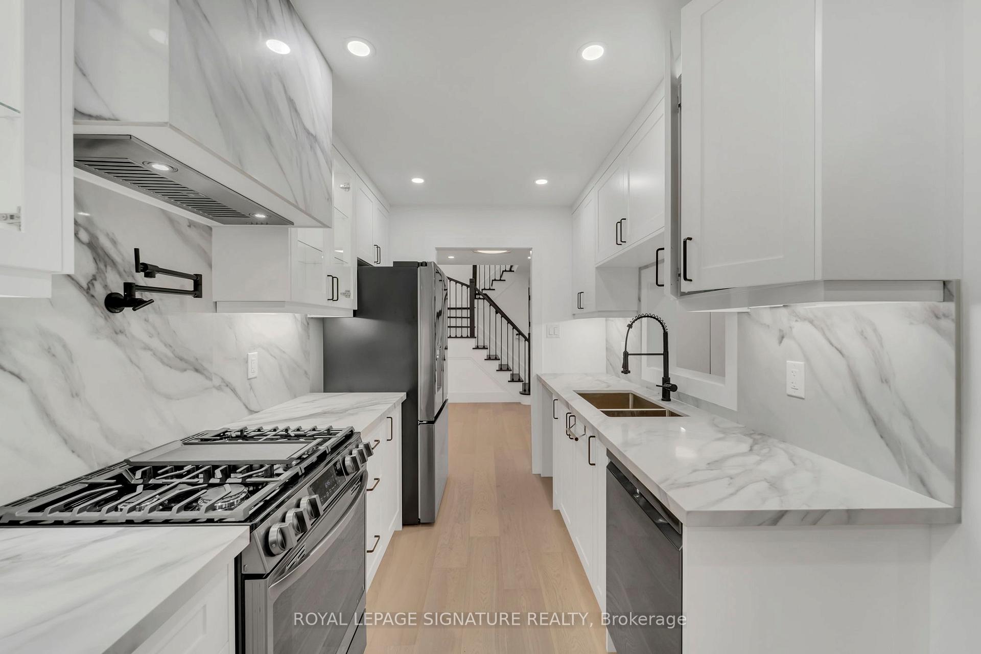 Photo 16 of 15 National Pine Drive, Vaughan, Vellore Village — HOMEH