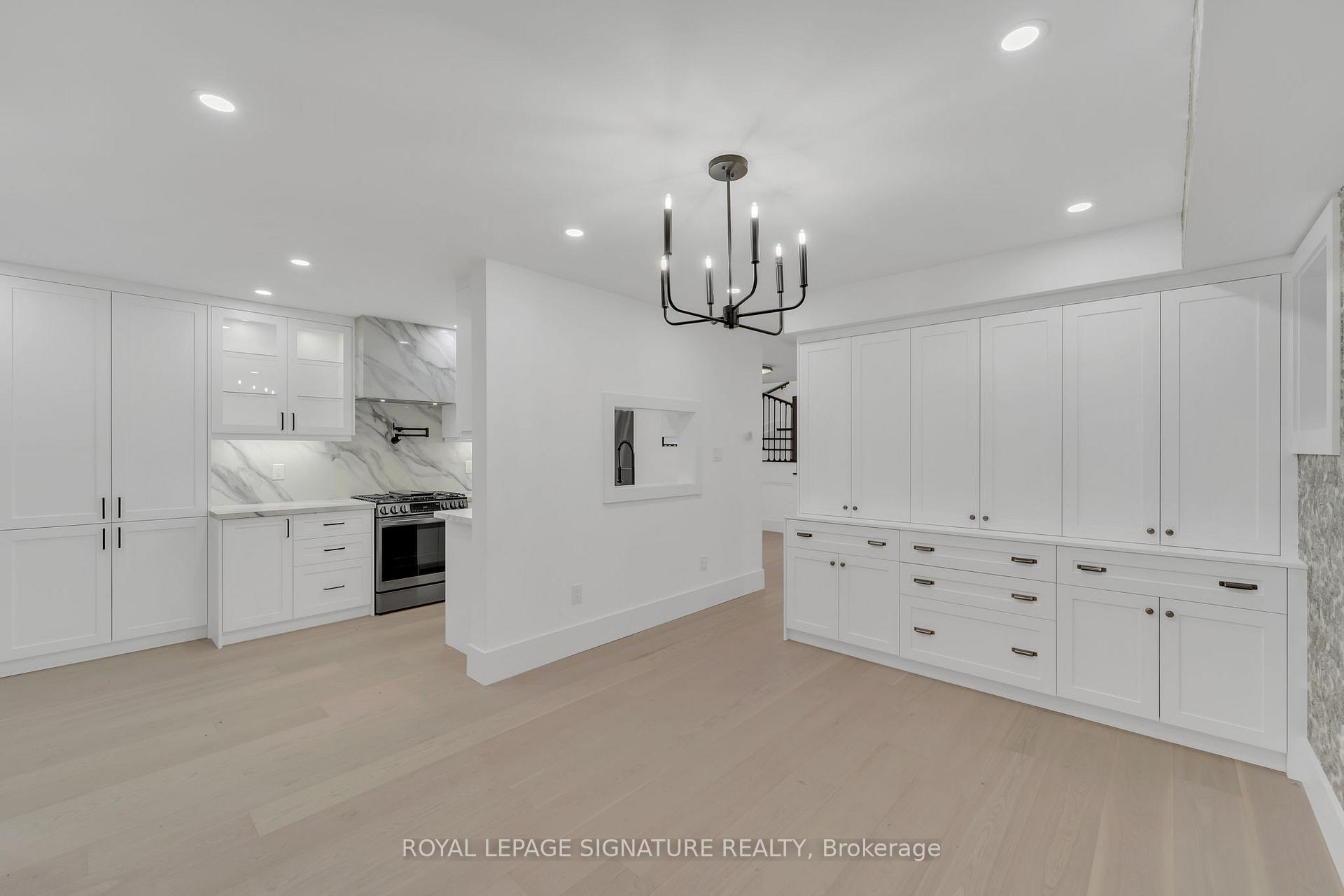 Photo 10 of 15 National Pine Drive, Vaughan, Vellore Village — HOMEH
