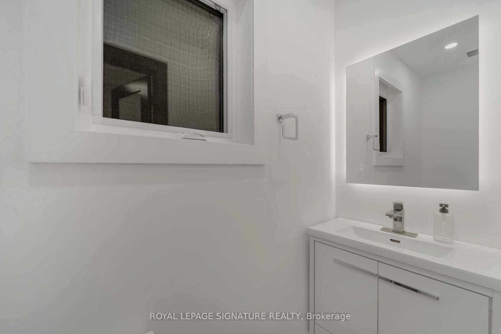 Photo 14 of 15 National Pine Drive, Vaughan, Vellore Village — HOMEH