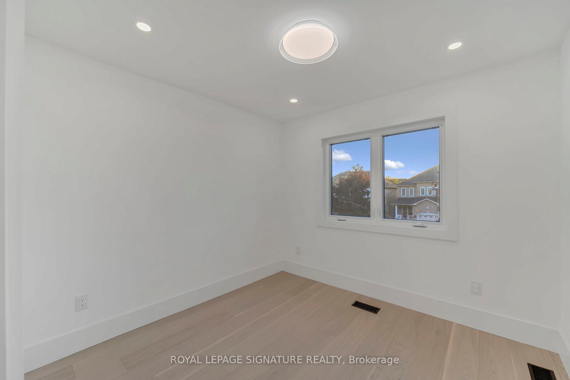 Photo 4 of 15 National Pine Drive, Vaughan, Vellore Village — HOMEH