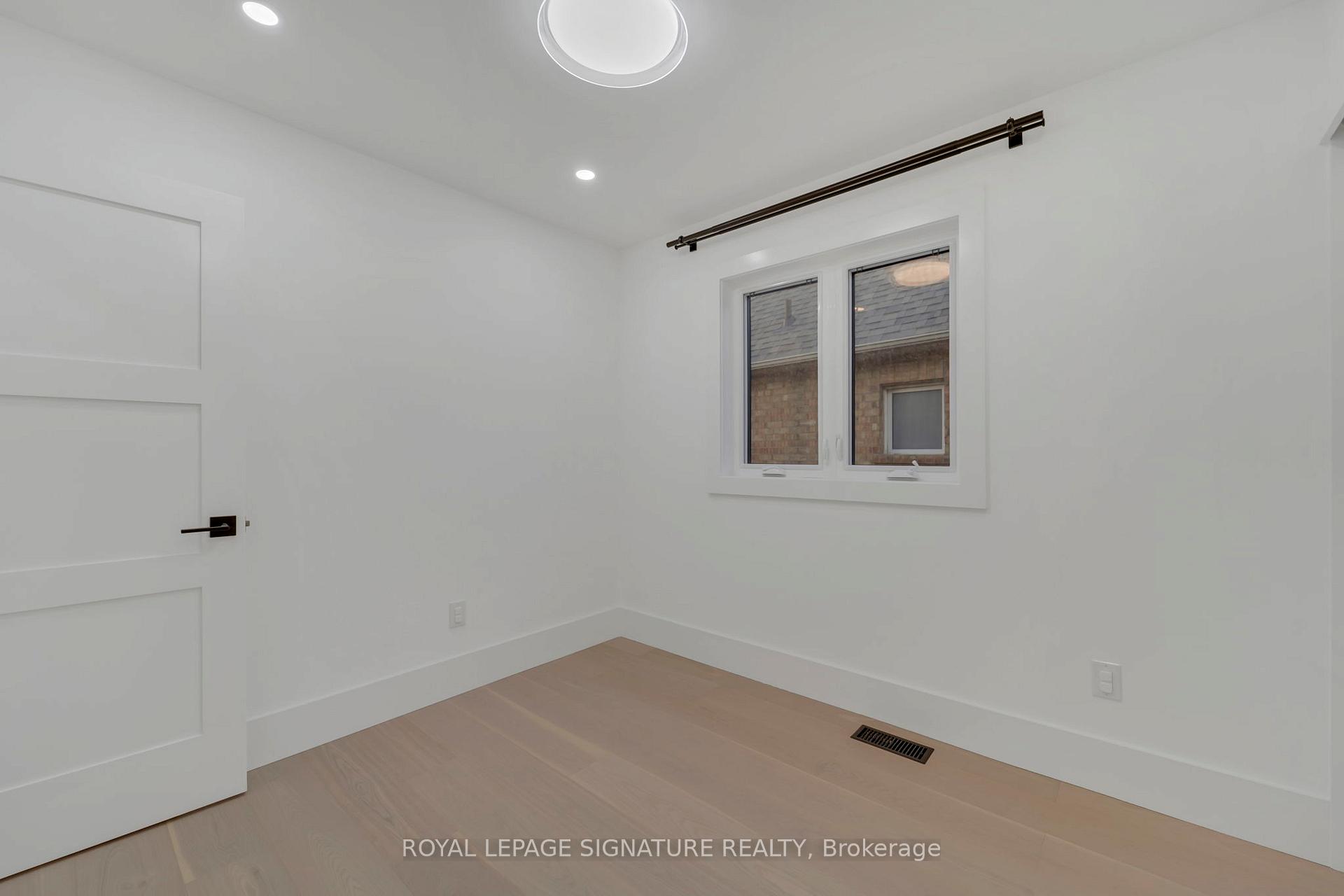 Photo 12 of 15 National Pine Drive, Vaughan, Vellore Village — HOMEH