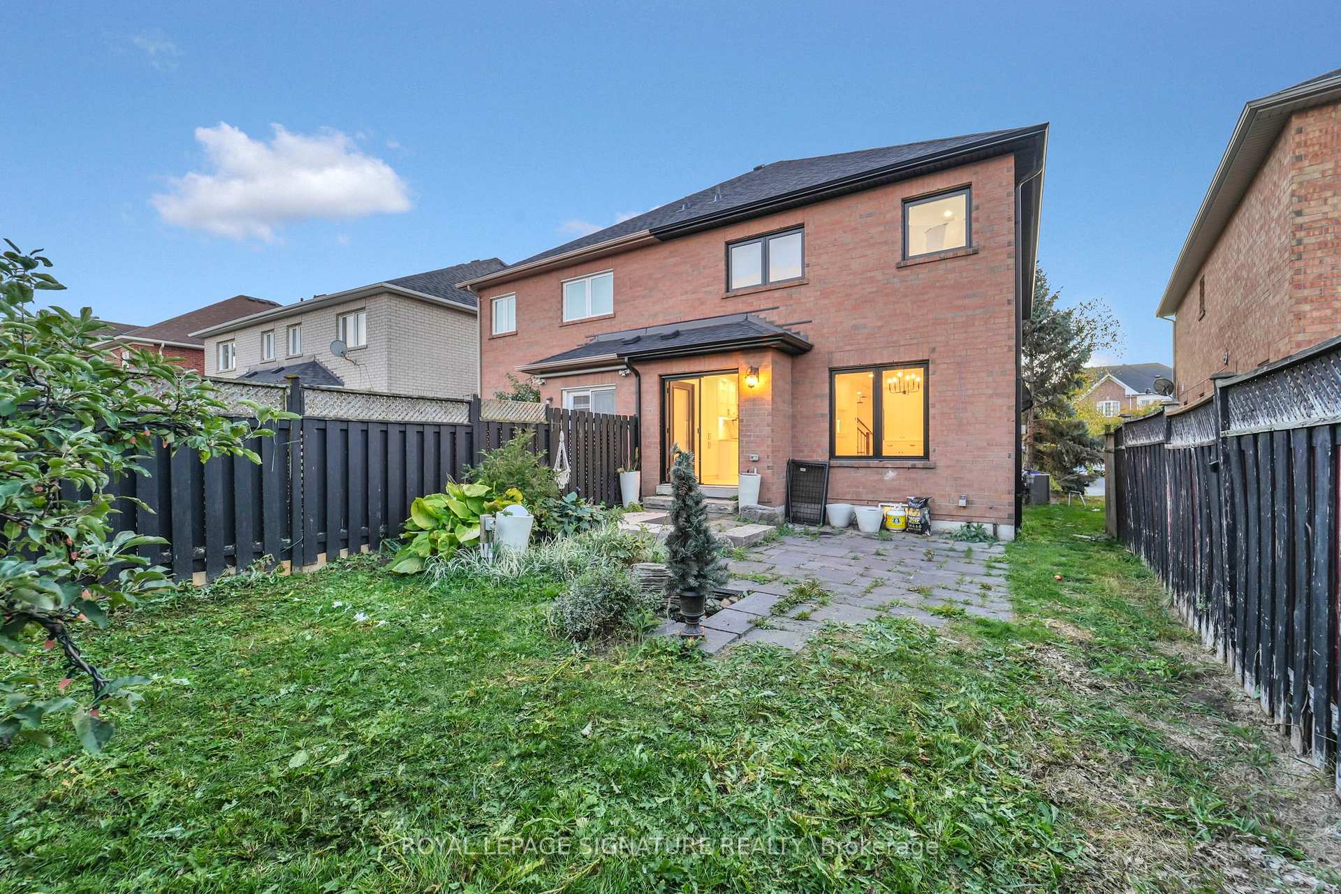 Photo 39 of 15 National Pine Drive, Vaughan, Vellore Village — HOMEH
