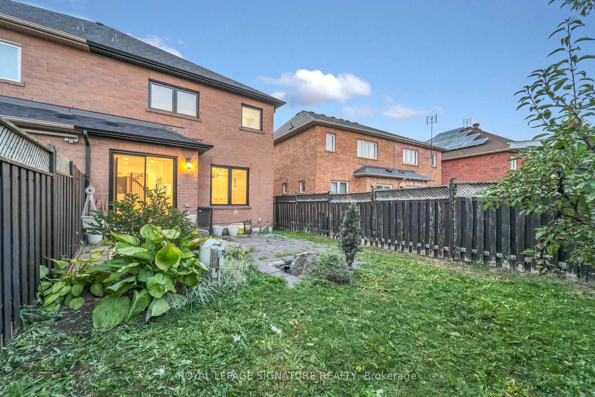 Photo 33 of 15 National Pine Drive, Vaughan, Vellore Village — HOMEH