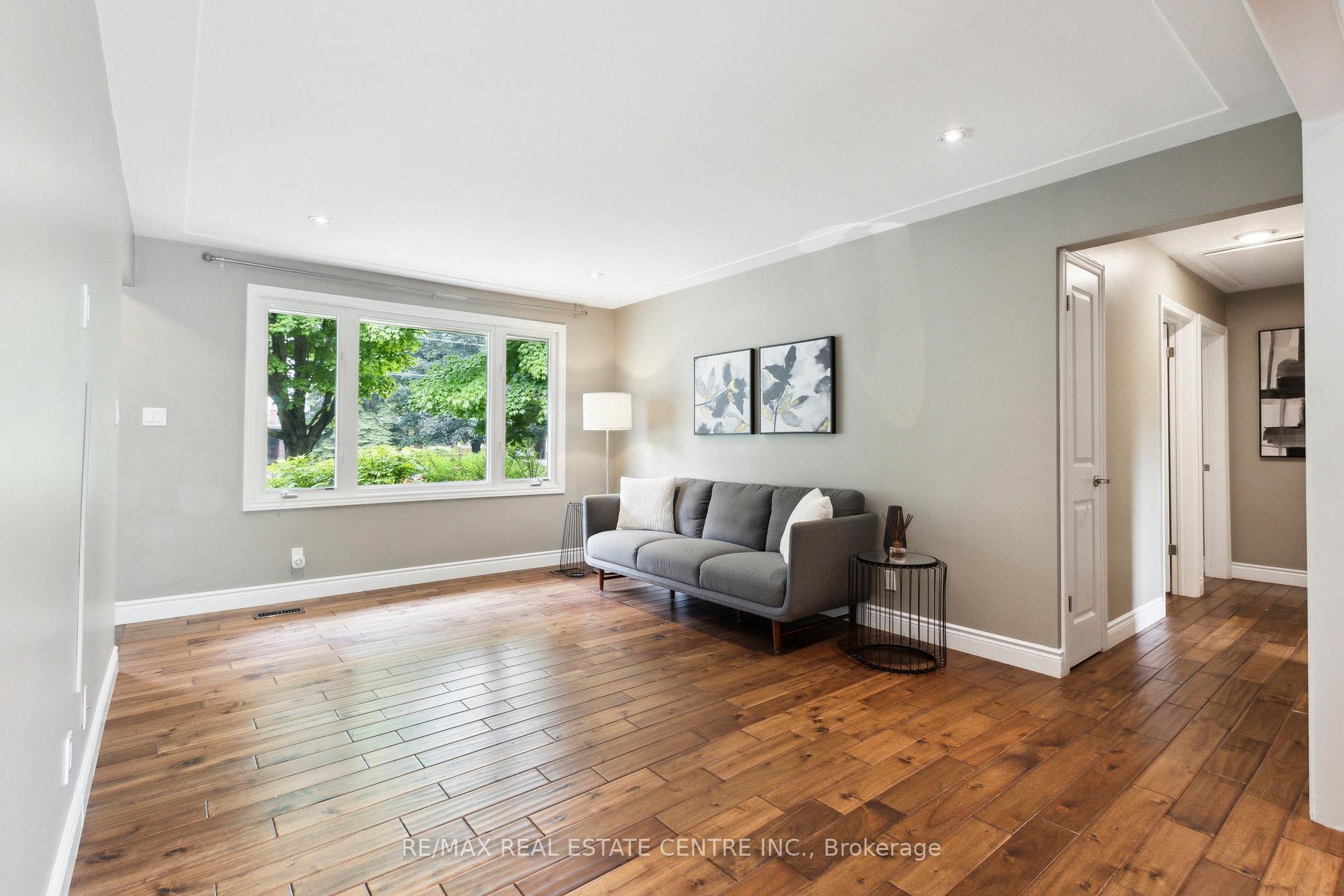 Photo 2 of 6 Ramona Court, Guelph, Victoria North — HOMEH