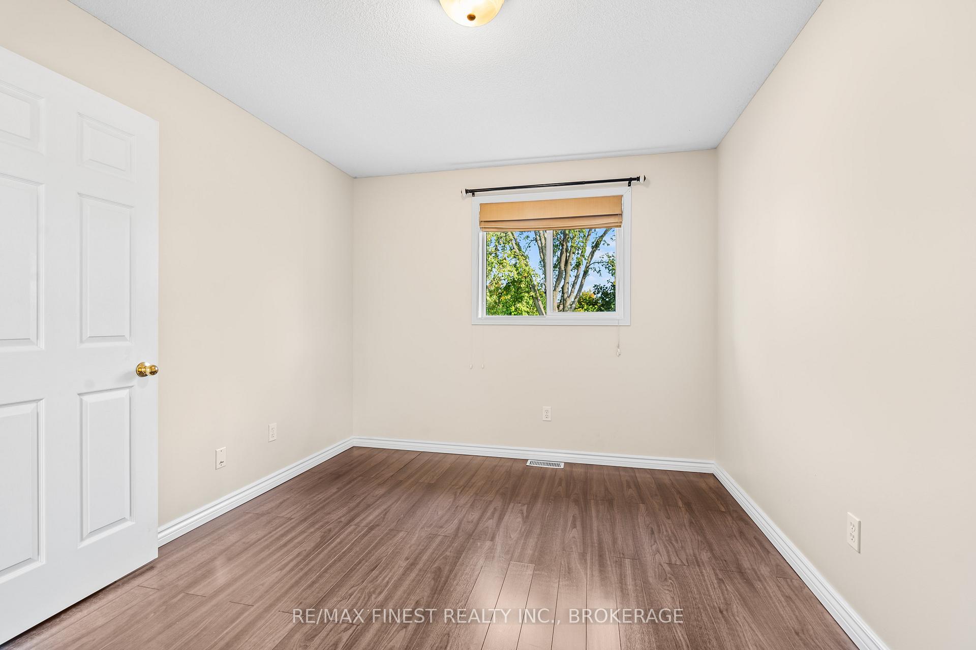 Photo 19 of 66 Dalgleish Avenue, Kingston, Kingston East (Incl Barret Crt) — HOMEH