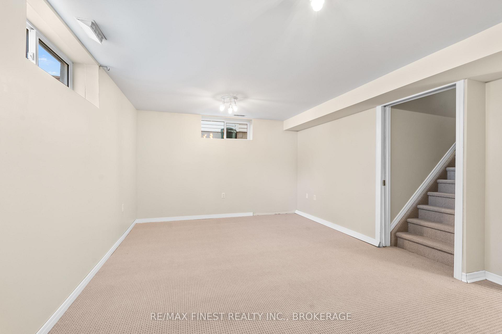 Photo 32 of 66 Dalgleish Avenue, Kingston, Kingston East (Incl Barret Crt) — HOMEH