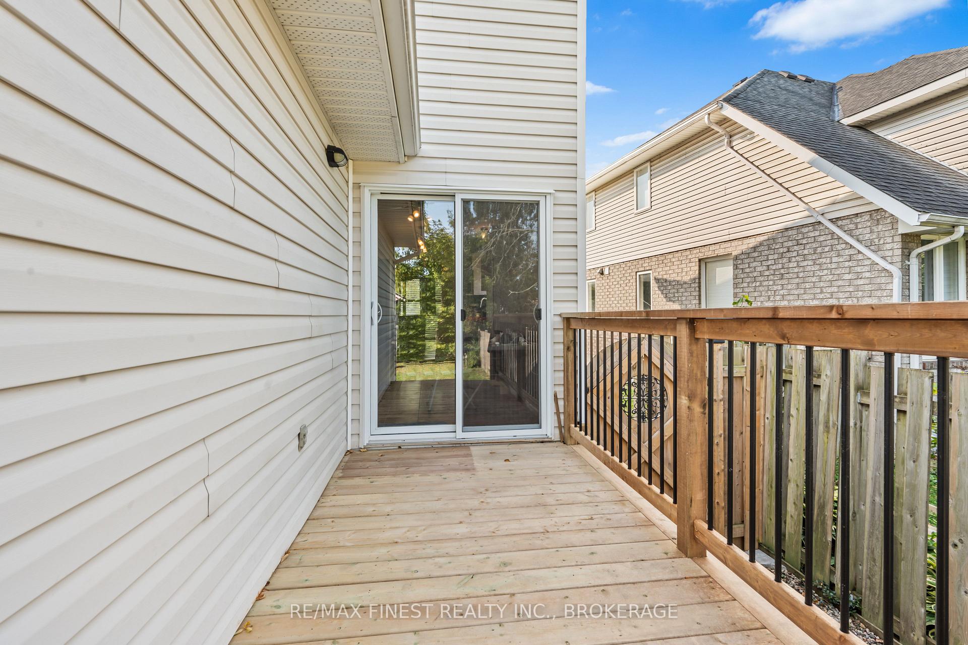 Photo 42 of 66 Dalgleish Avenue, Kingston, Kingston East (Incl Barret Crt) — HOMEH