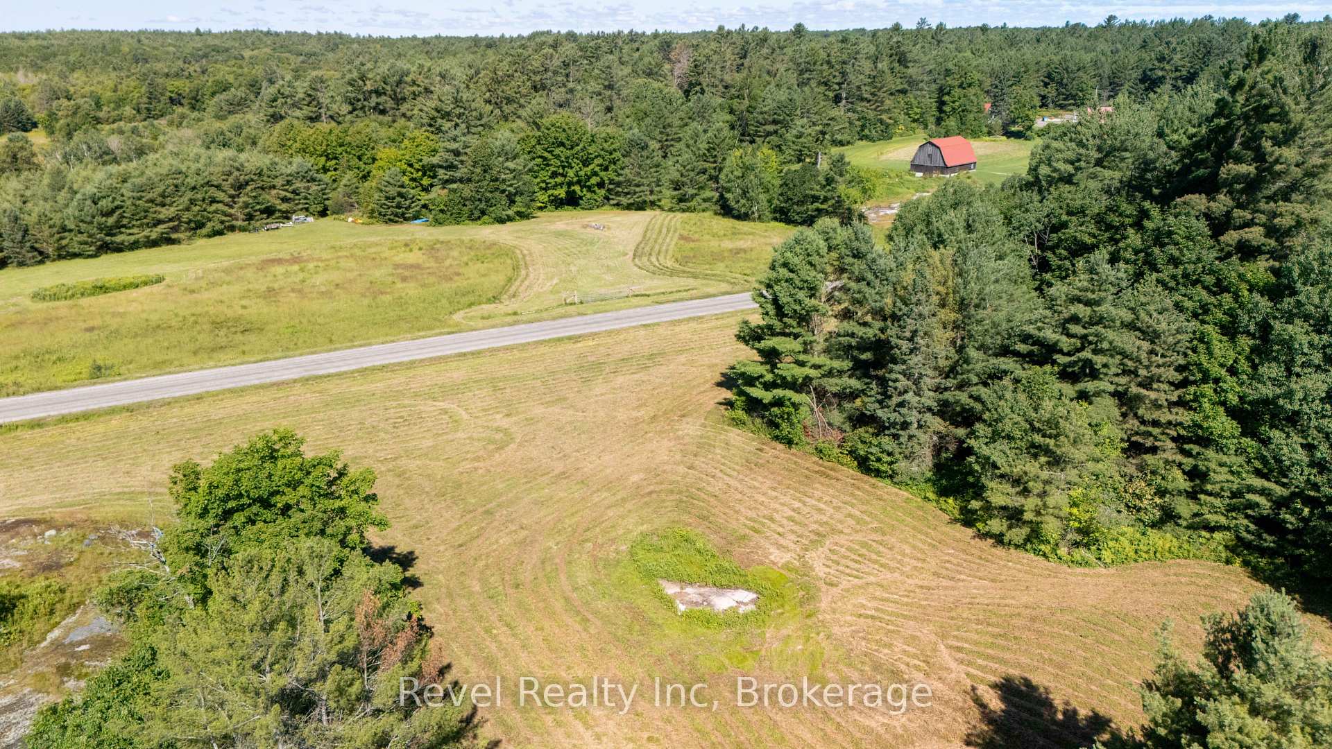 Photo 9 of 29 Alexandria Crescent, Seguin — HOMEH