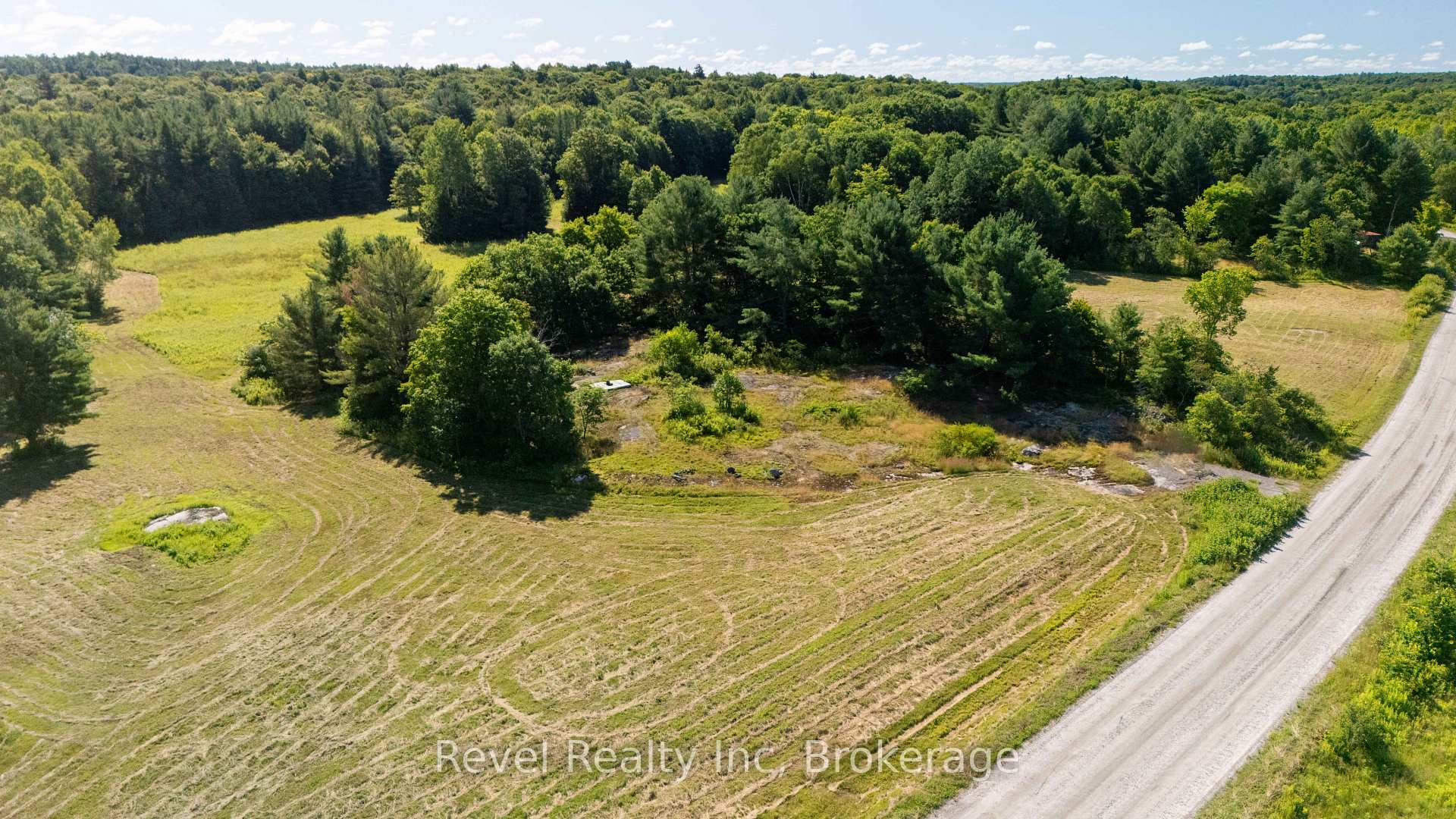 Photo 5 of 29 Alexandria Crescent, Seguin — HOMEH