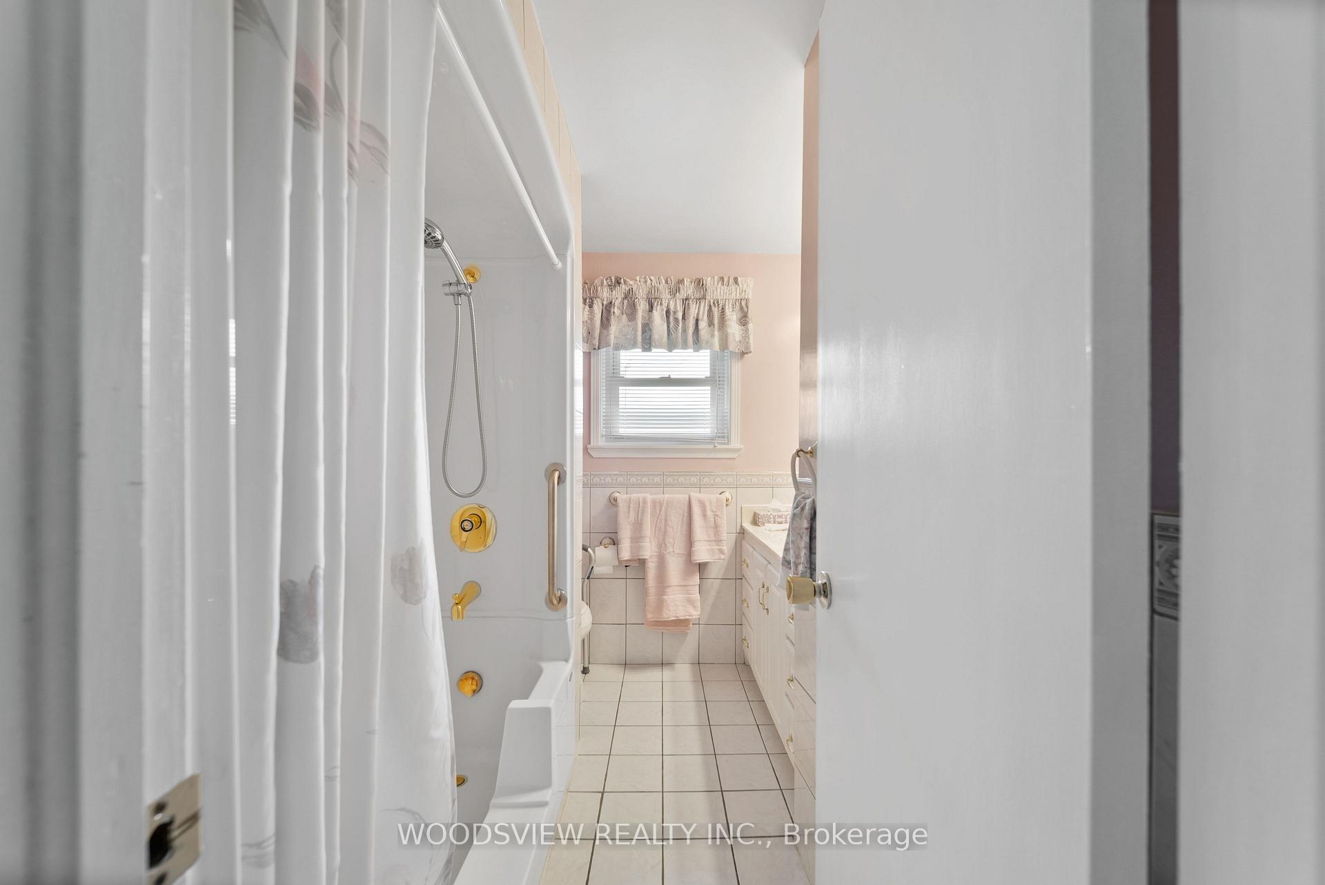 Photo 14 of 733 Glengrove Street, Oshawa, Northglen — HOMEH
