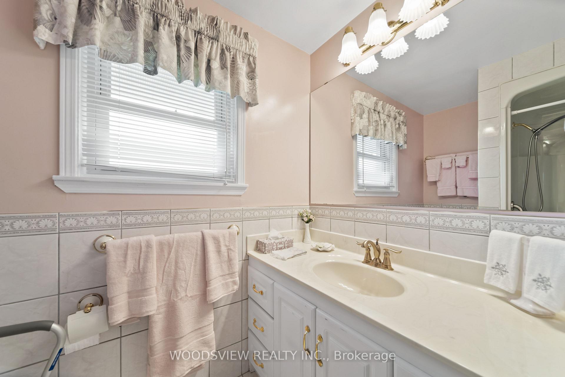 Photo 16 of 733 Glengrove Street, Oshawa, Northglen — HOMEH