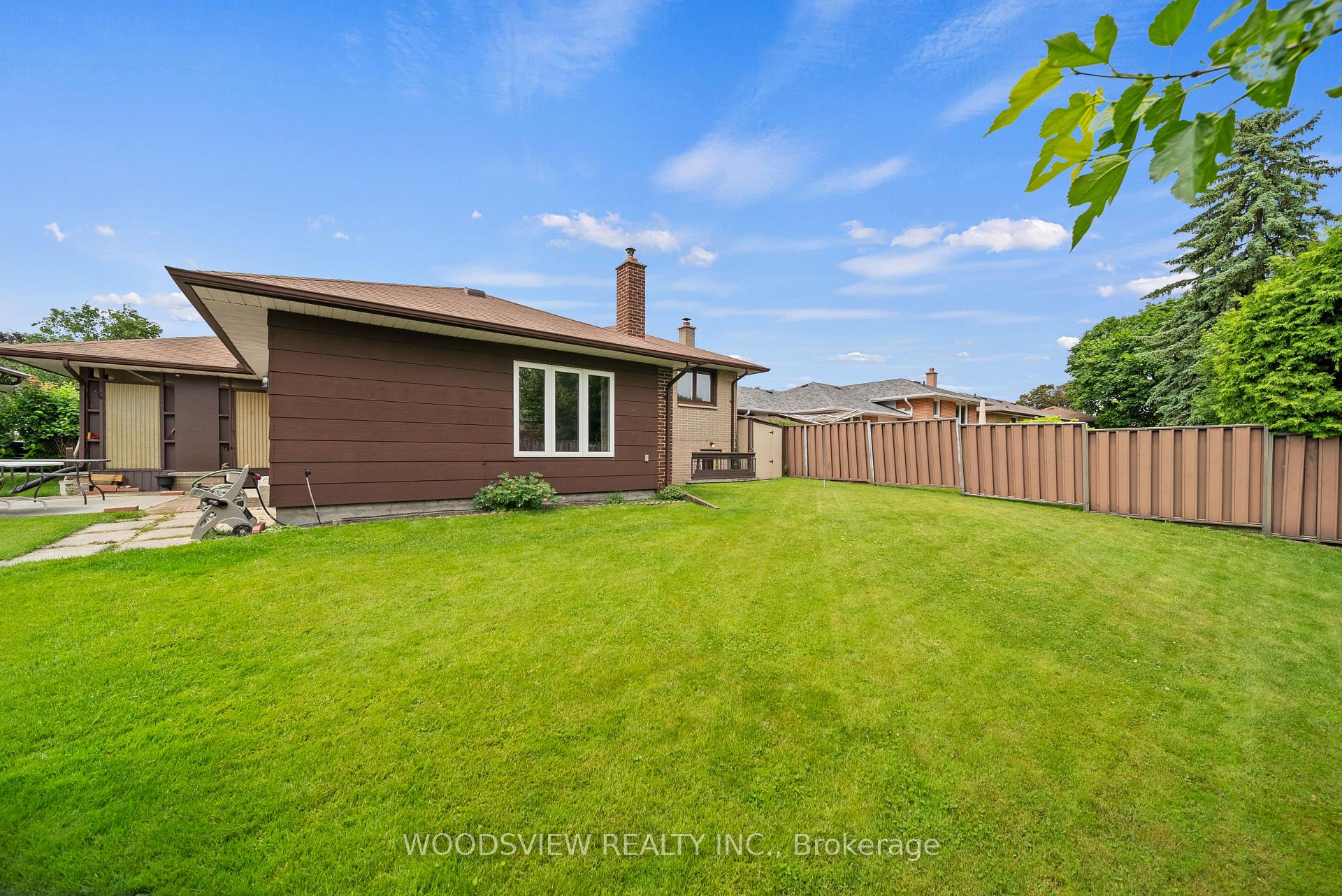 Photo 27 of 733 Glengrove Street, Oshawa, Northglen — HOMEH