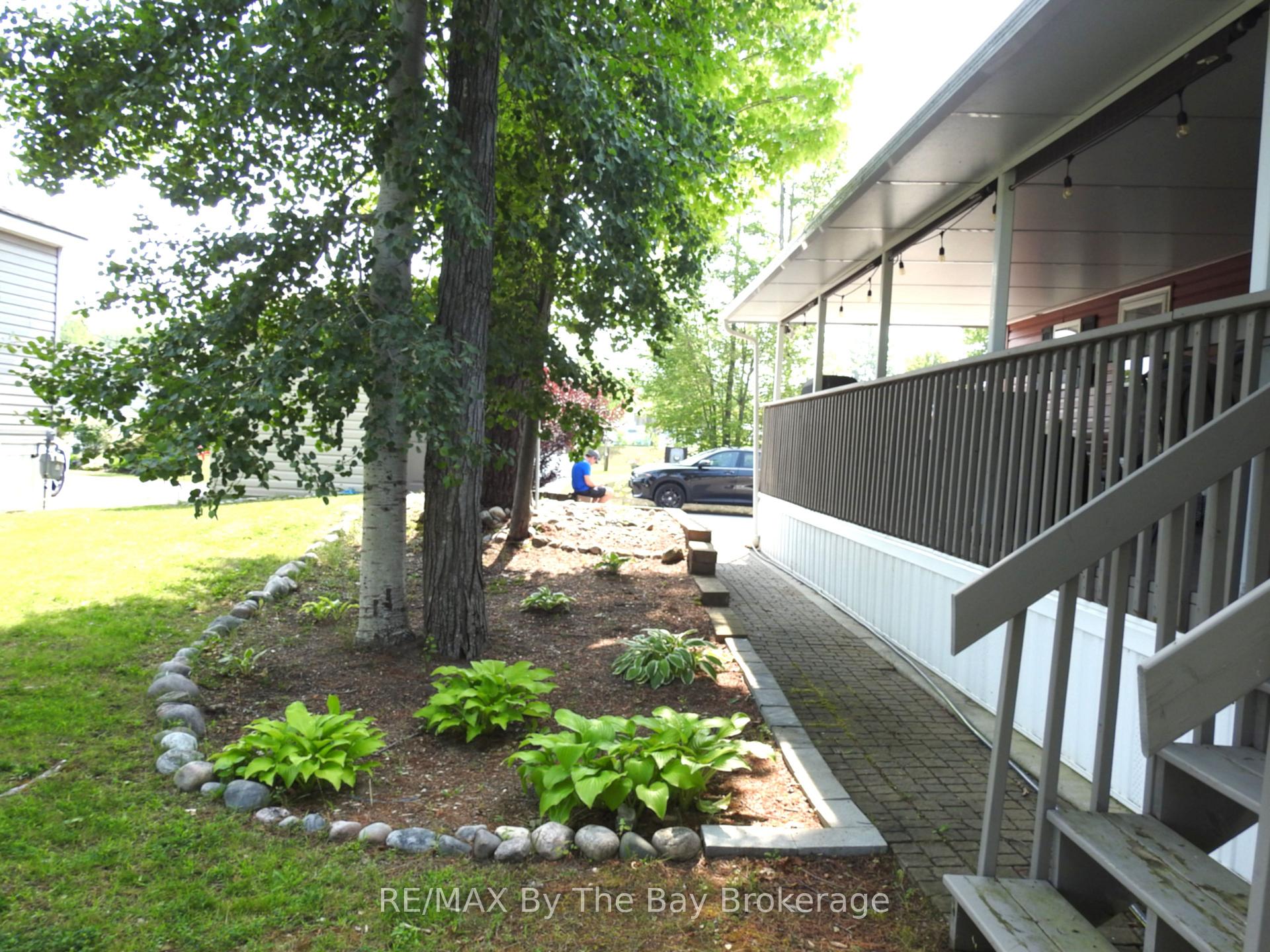 Photo 21 of 10 Chippewa Trail, Wasaga Beach — HOMEH