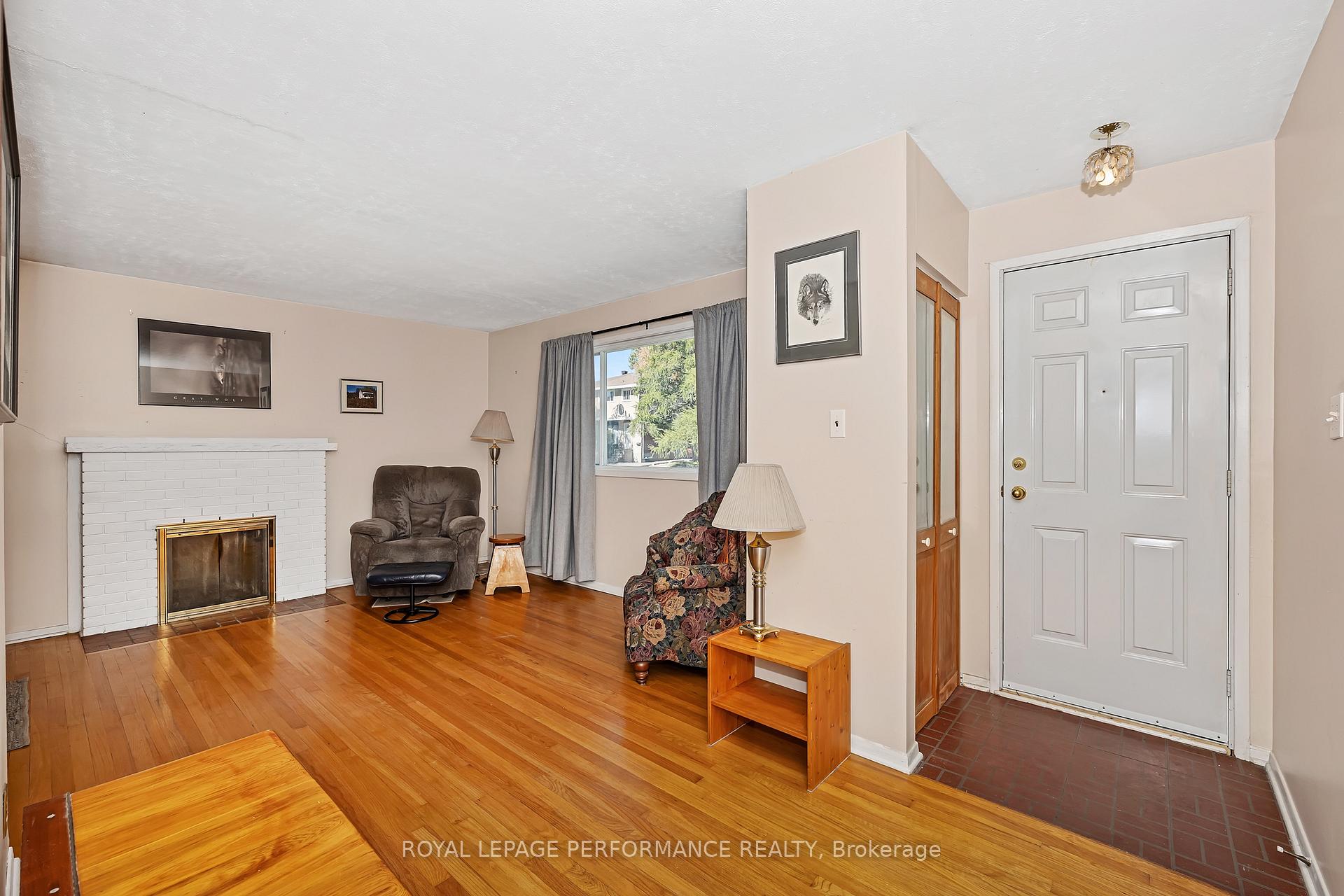 Photo 5 of 890 Bermuda Avenue, Ottawa, Overbrook/Castle Heights — HOMEH