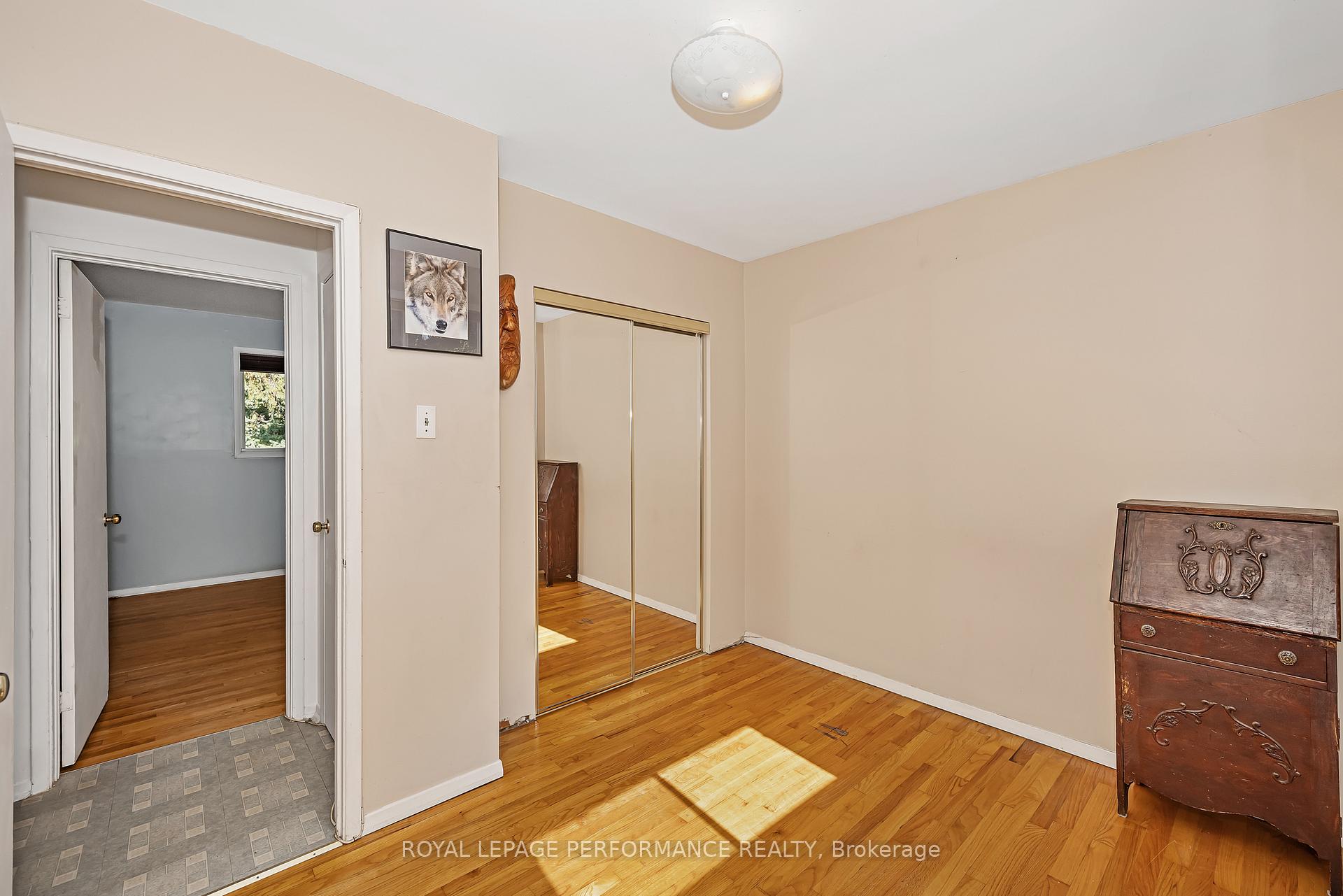 Photo 8 of 890 Bermuda Avenue, Ottawa, Overbrook/Castle Heights — HOMEH