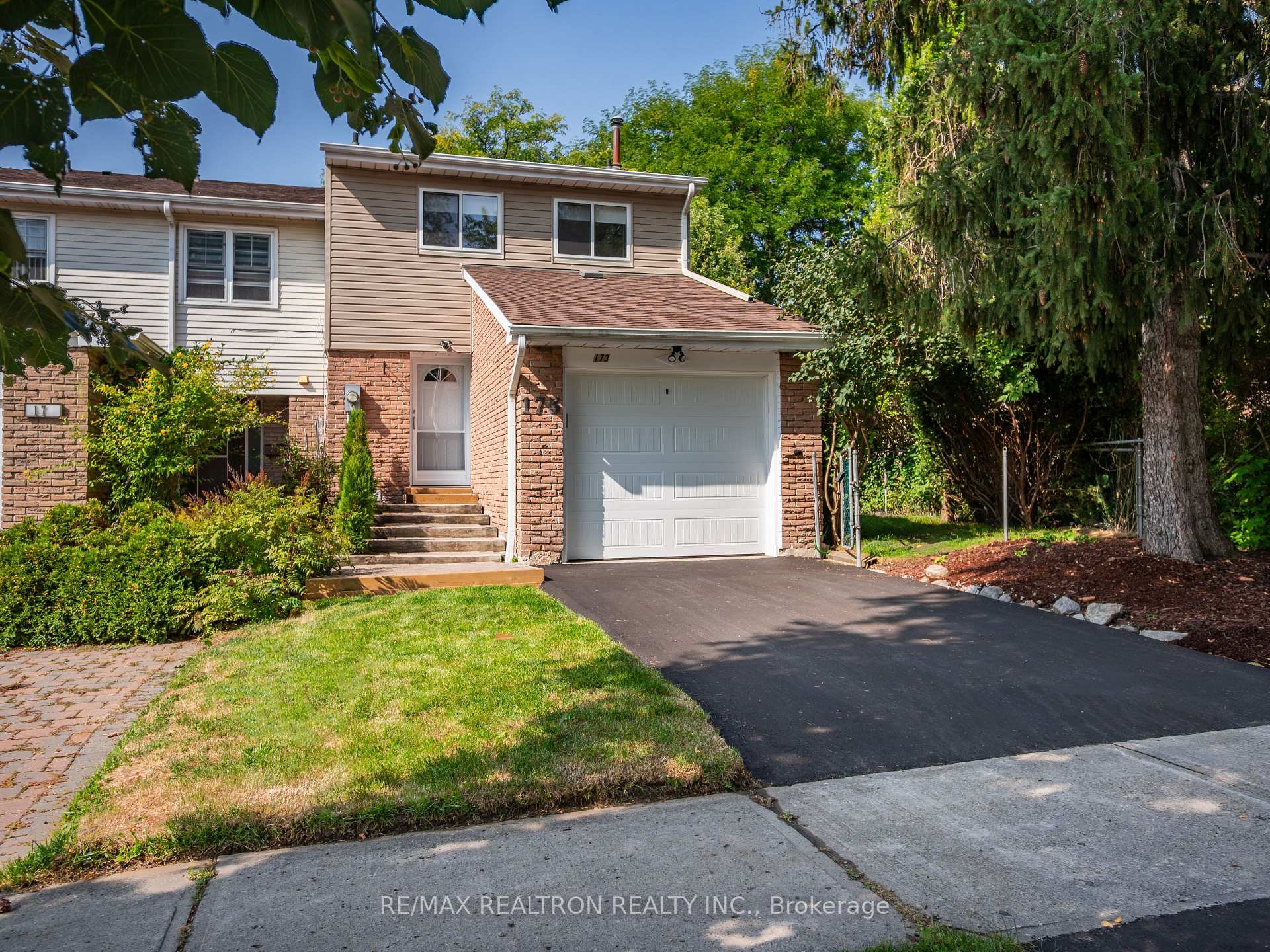 Photo 1 of 173 Tamarack Drive, Markham, Aileen-Willowbrook — HOMEH