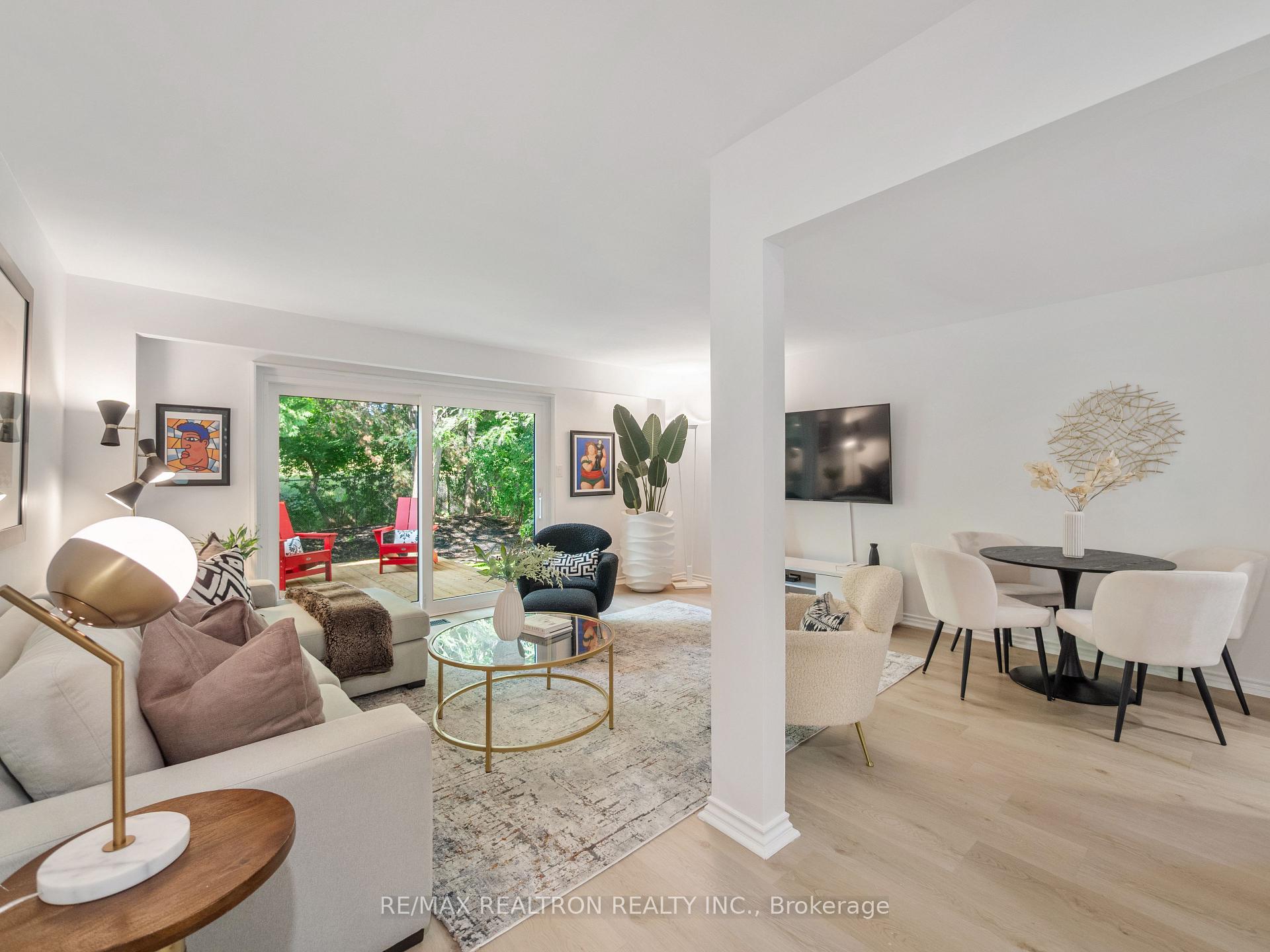 Photo 4 of 173 Tamarack Drive, Markham, Aileen-Willowbrook — HOMEH