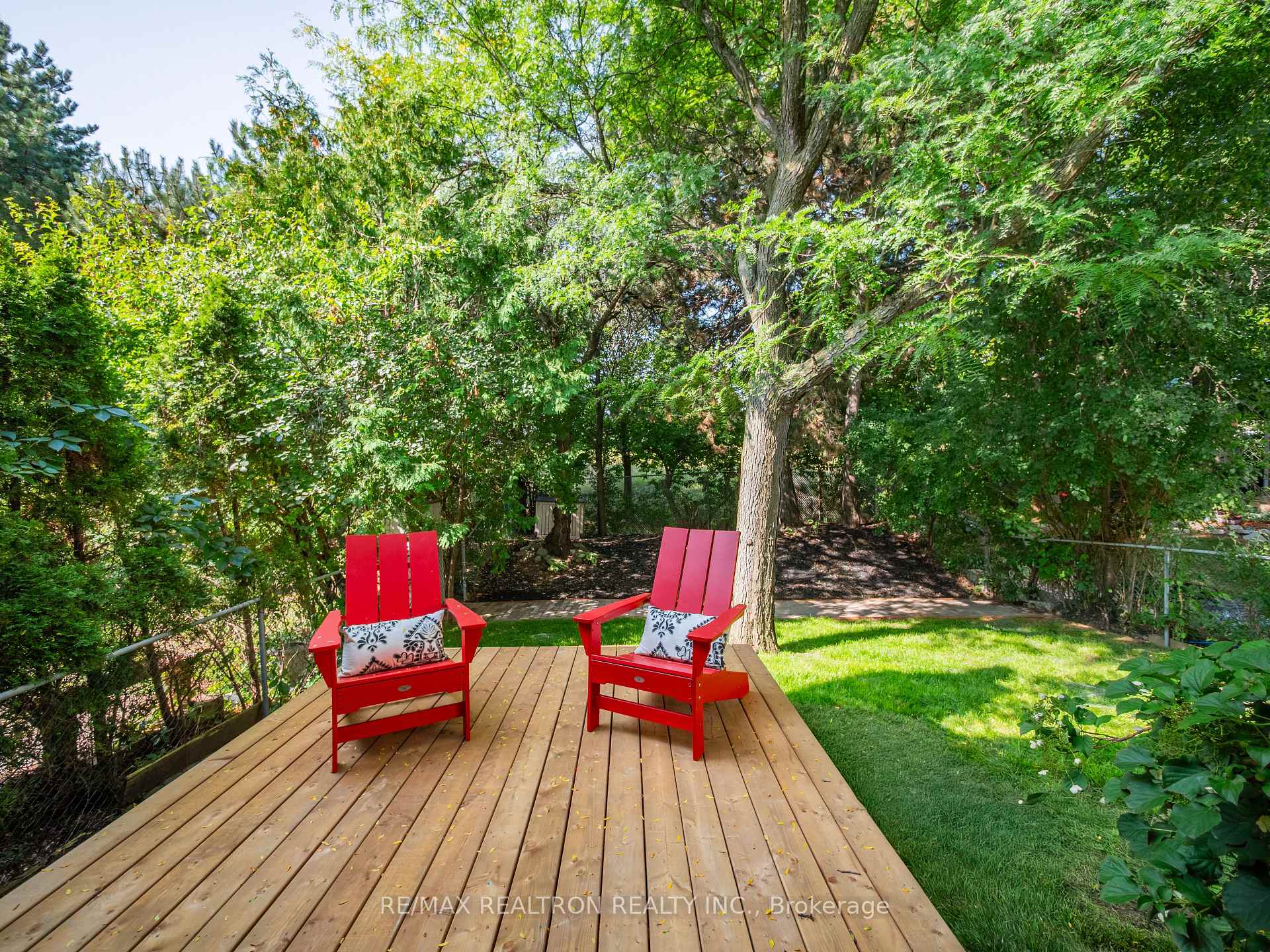 Photo 8 of 173 Tamarack Drive, Markham, Aileen-Willowbrook — HOMEH