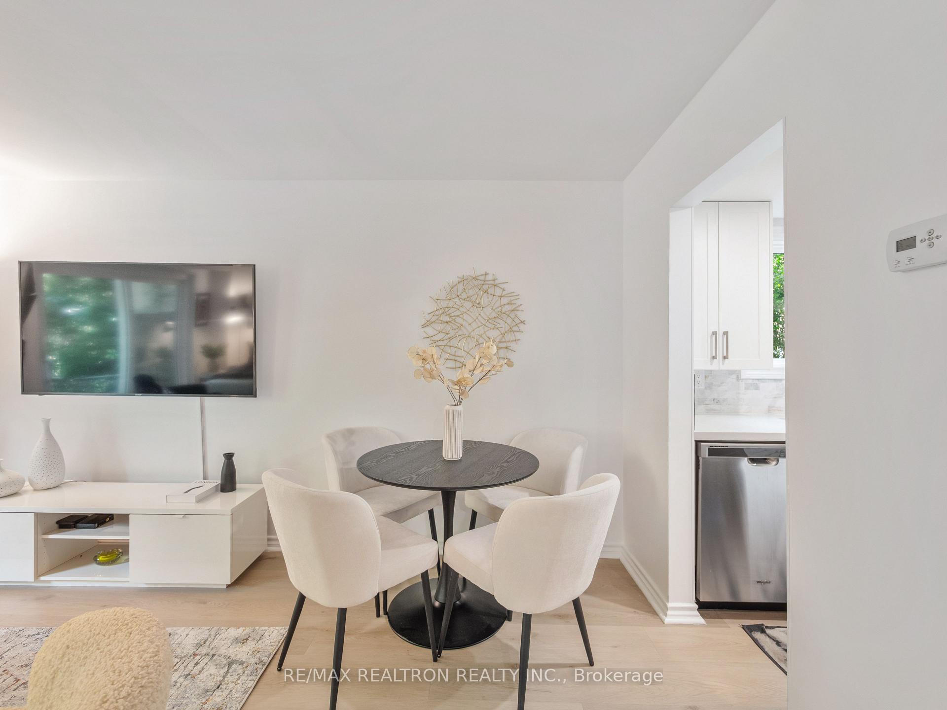 Photo 6 of 173 Tamarack Drive, Markham, Aileen-Willowbrook — HOMEH