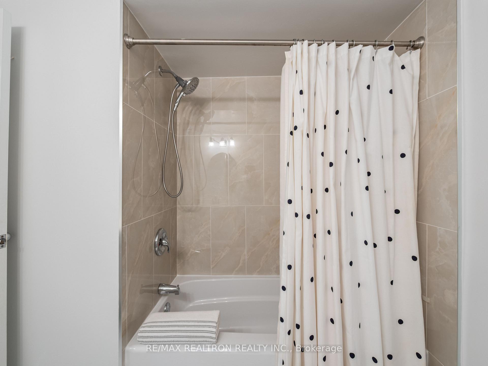 Photo 13 of 173 Tamarack Drive, Markham, Aileen-Willowbrook — HOMEH