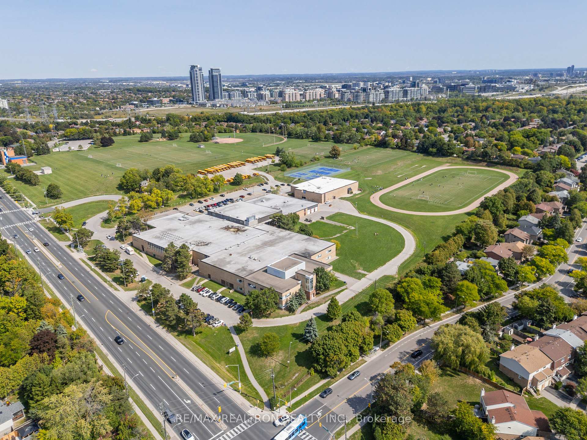 Photo 38 of 173 Tamarack Drive, Markham, Aileen-Willowbrook — HOMEH