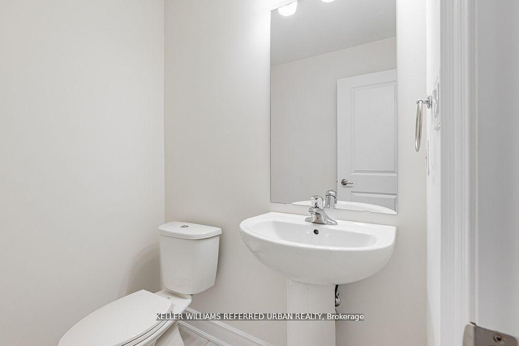 Photo 4 of 351 Tennant Circle, Vaughan, Vellore Village — HOMEH