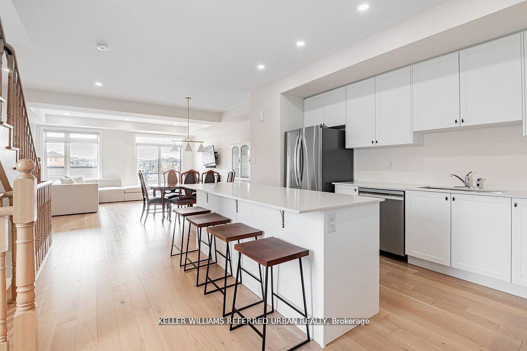 Photo 20 of 351 Tennant Circle, Vaughan, Vellore Village — HOMEH