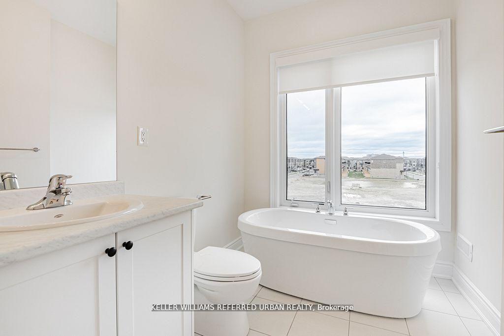 Photo 18 of 351 Tennant Circle, Vaughan, Vellore Village — HOMEH