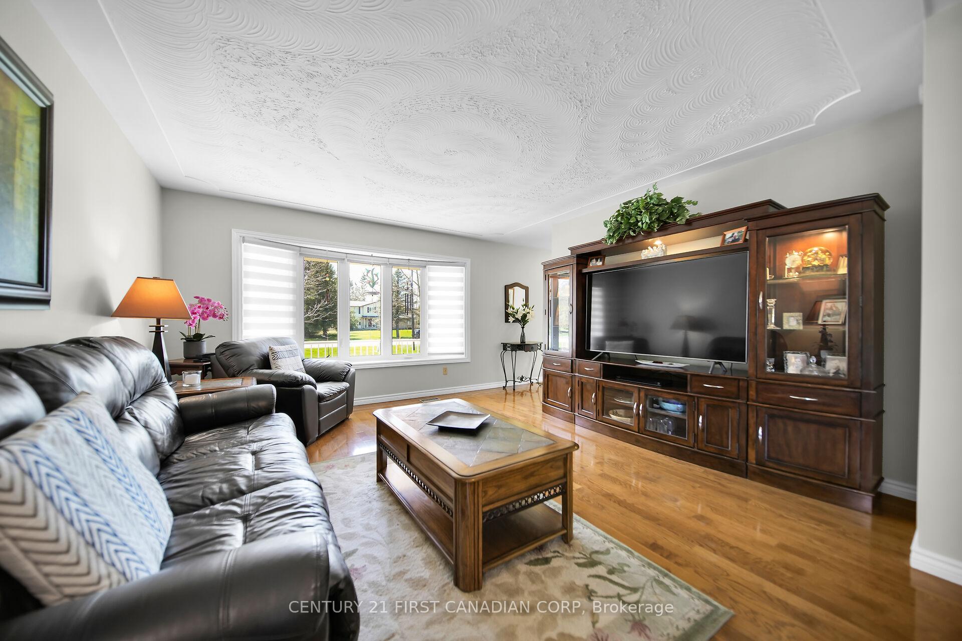 Photo 9 of 10016 Graham Road, West Elgin, Eagle — HOMEH