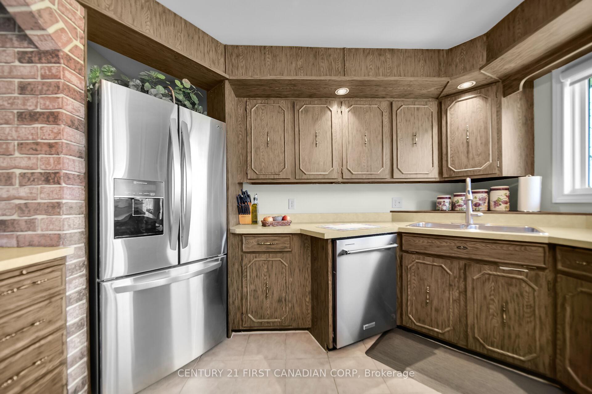Photo 15 of 10016 Graham Road, West Elgin, Eagle — HOMEH
