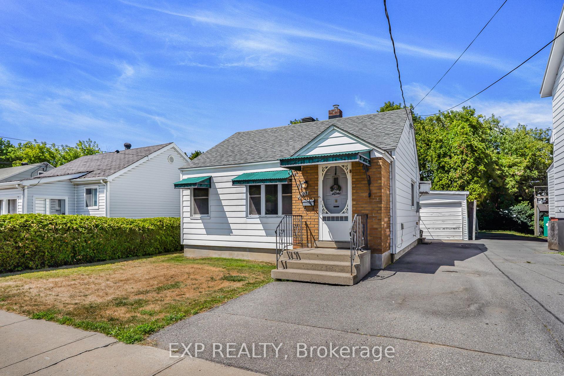 Photo 2 of 35 Twelfth Street E, Cornwall — HOMEH