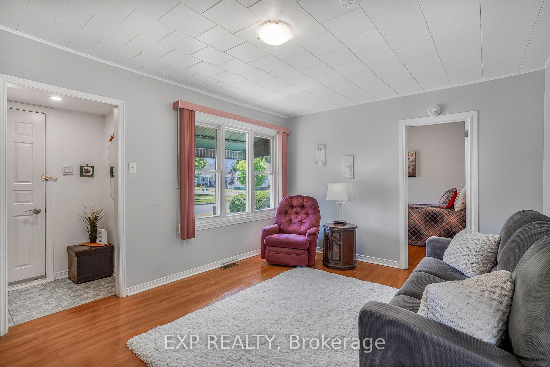 Photo 6 of 35 Twelfth Street E, Cornwall — HOMEH