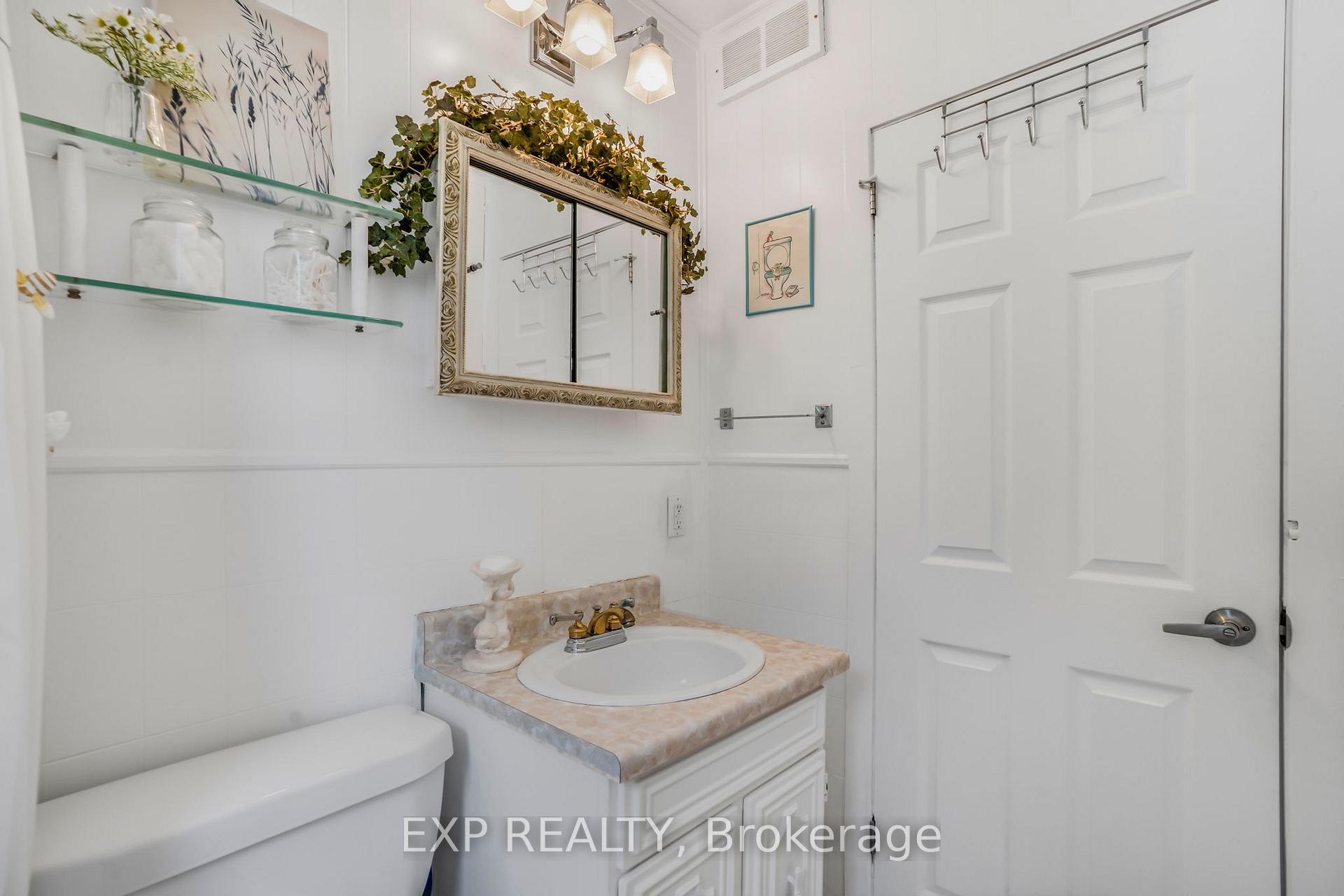 Photo 17 of 35 Twelfth Street E, Cornwall — HOMEH