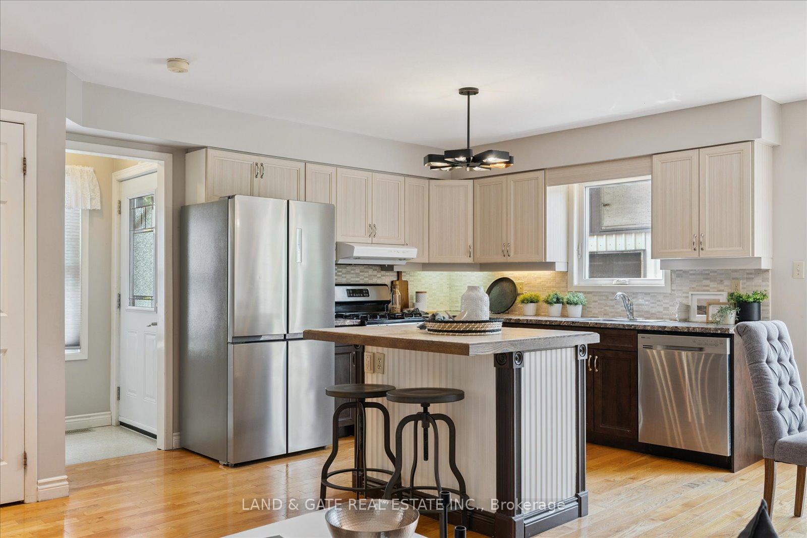Photo 17 of 148 Pine Street, Whitby, Downtown Whitby — HOMEH