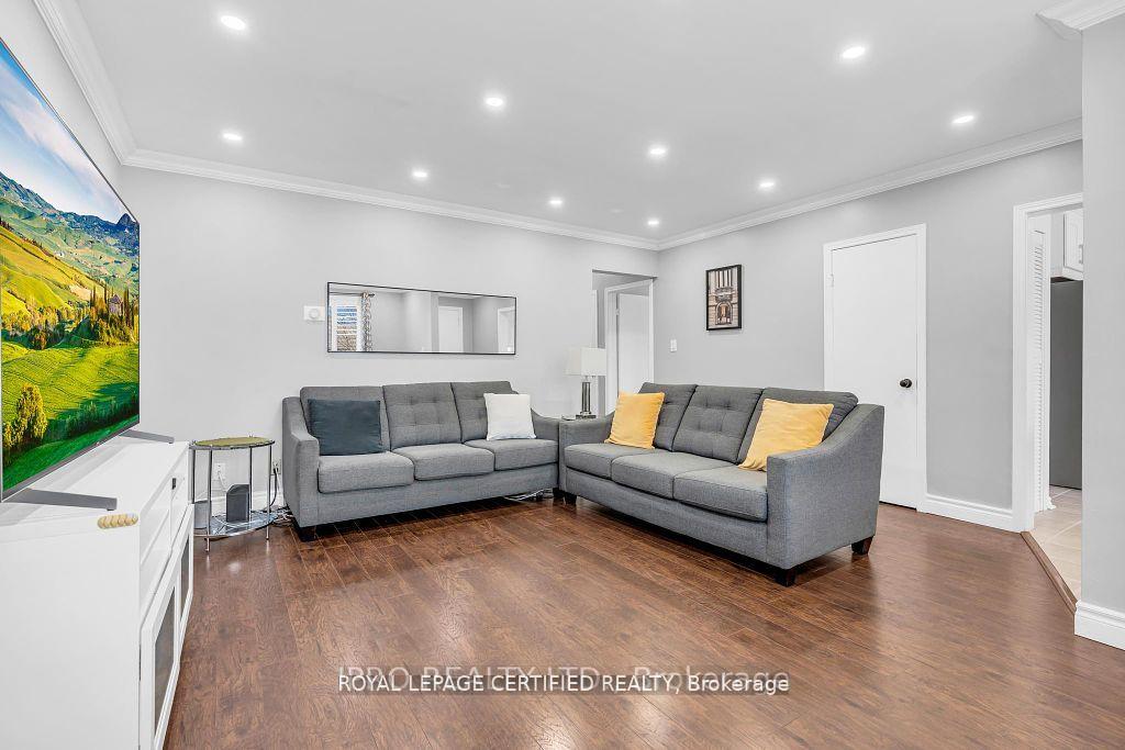 Photo 5 of 52 Tulloch Drive, Ajax, South East — HOMEH