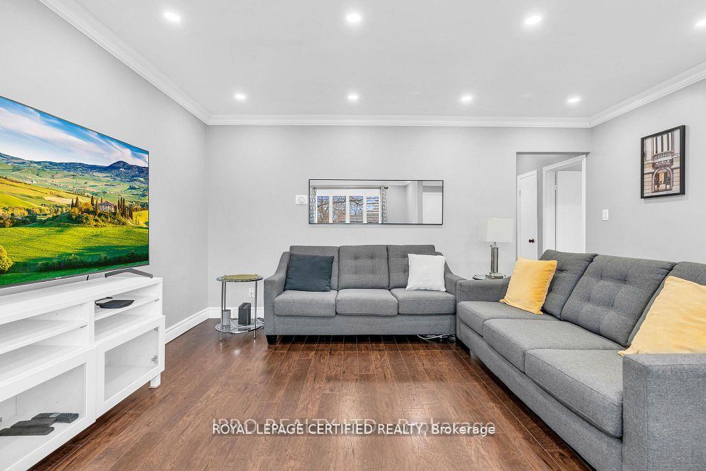 Photo 7 of 52 Tulloch Drive, Ajax, South East — HOMEH
