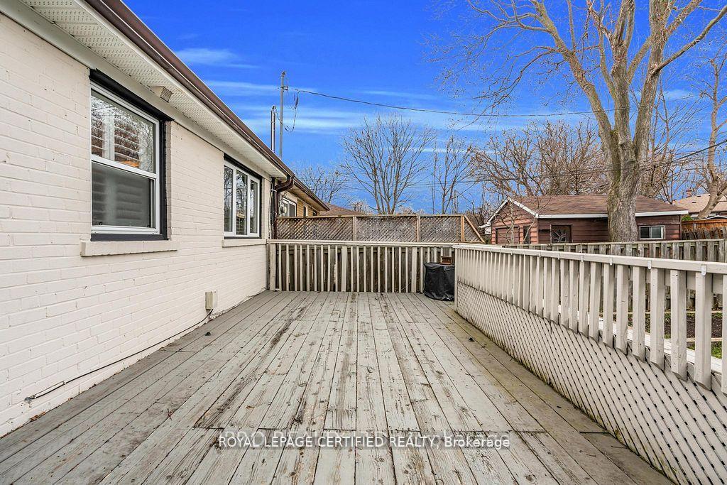 Photo 30 of 52 Tulloch Drive, Ajax, South East — HOMEH