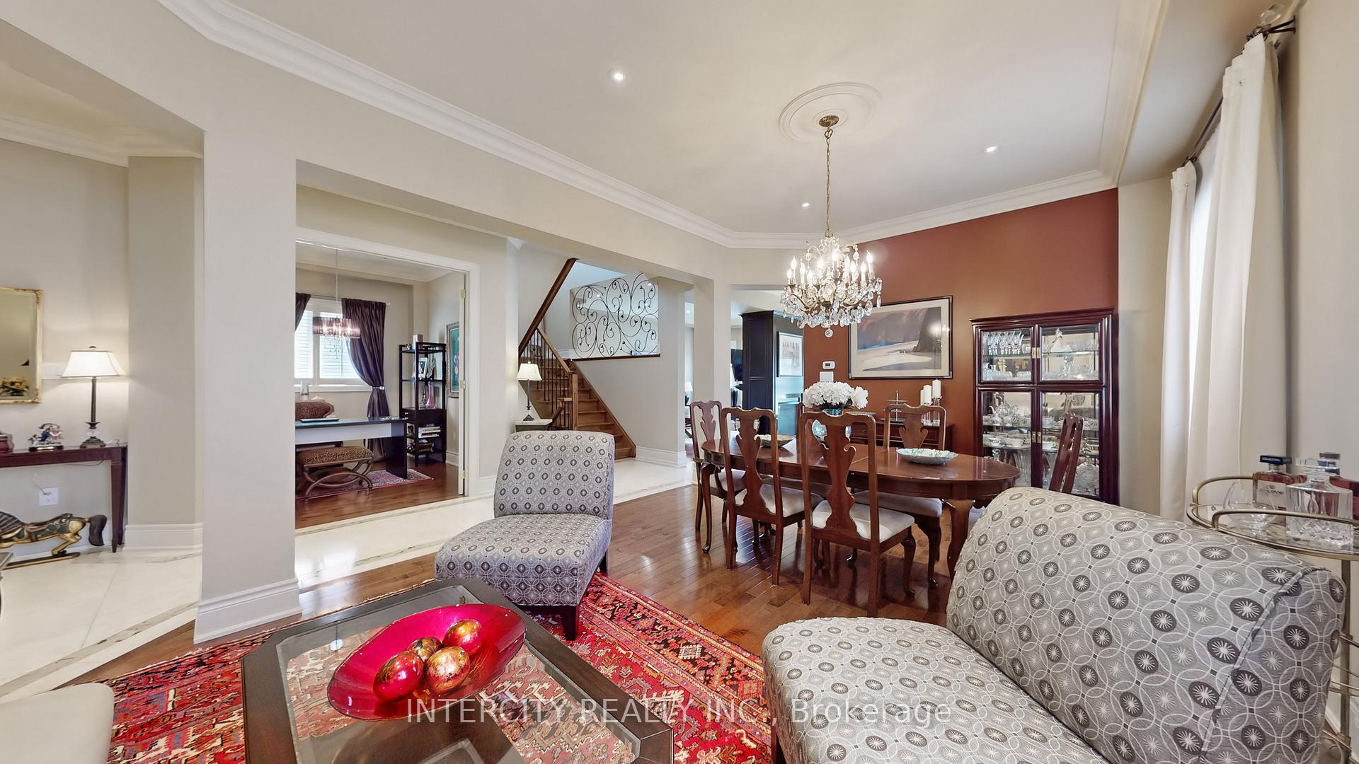 Photo 4 of 32 Allison Ann Way, Vaughan, Patterson — HOMEH