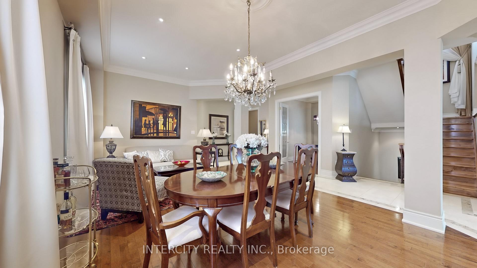 Photo 8 of 32 Allison Ann Way, Vaughan, Patterson — HOMEH