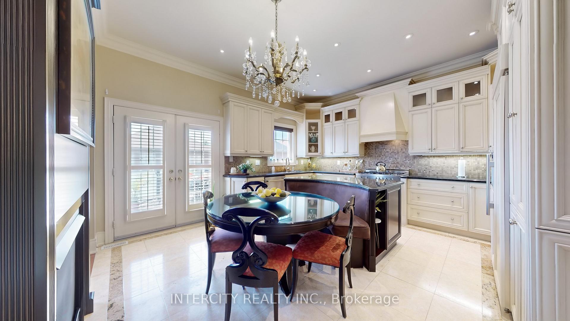 Photo 6 of 32 Allison Ann Way, Vaughan, Patterson — HOMEH