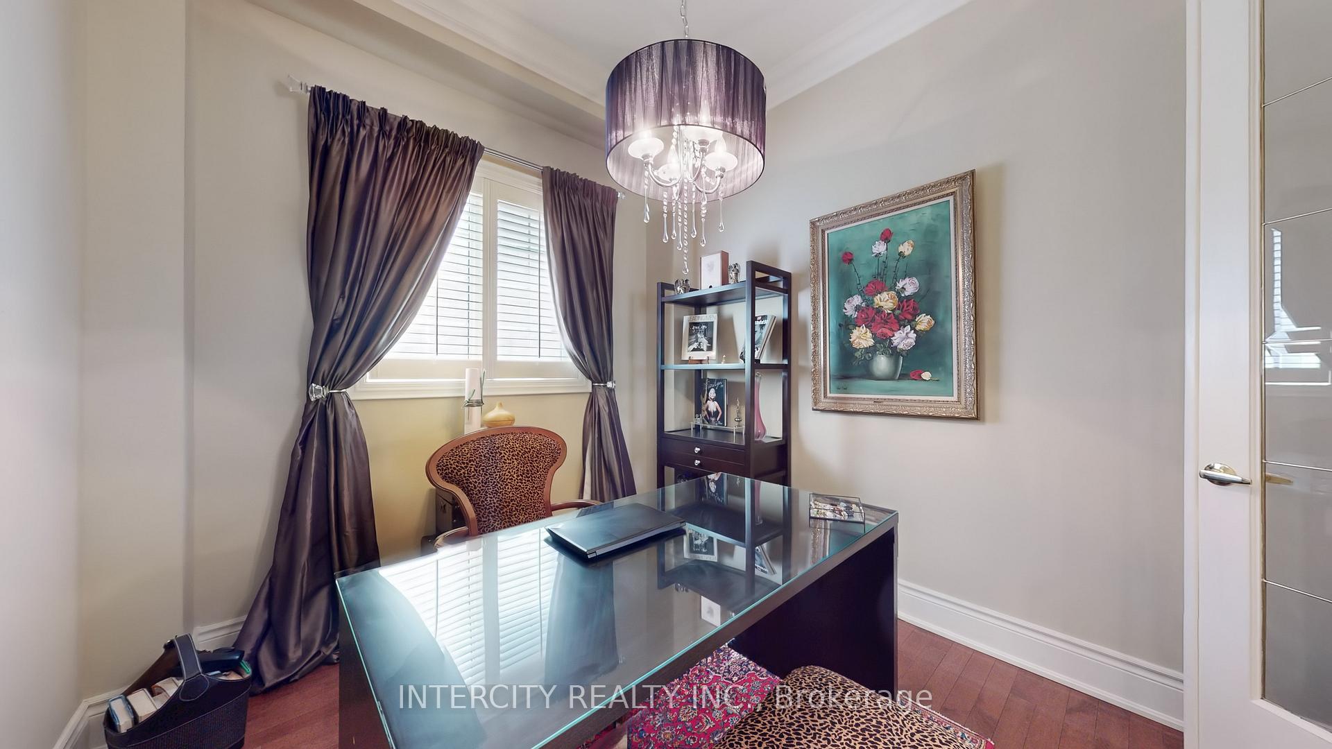 Photo 10 of 32 Allison Ann Way, Vaughan, Patterson — HOMEH