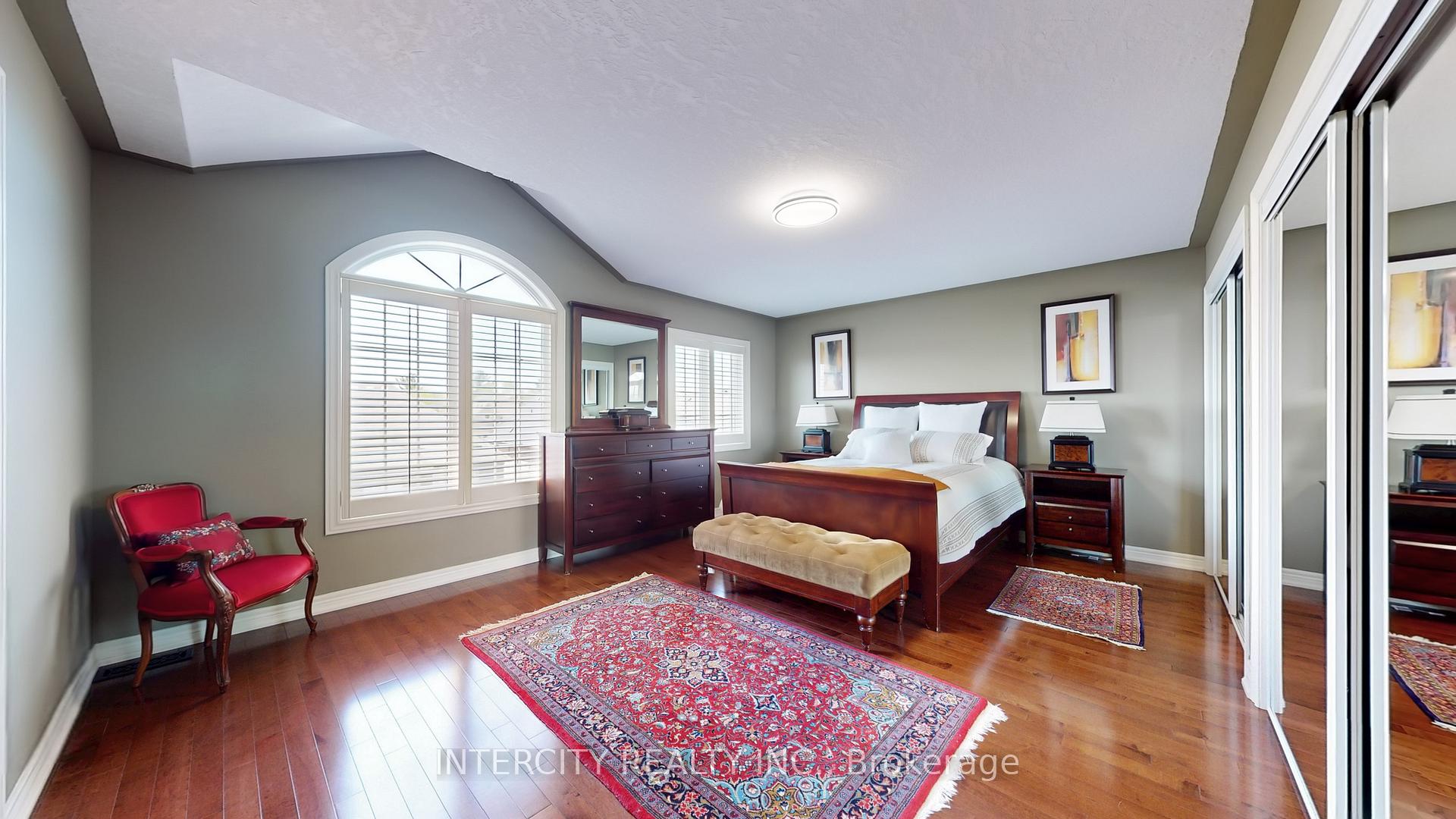 Photo 18 of 32 Allison Ann Way, Vaughan, Patterson — HOMEH