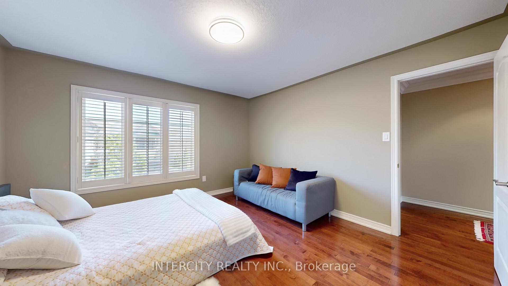 Photo 31 of 32 Allison Ann Way, Vaughan, Patterson — HOMEH