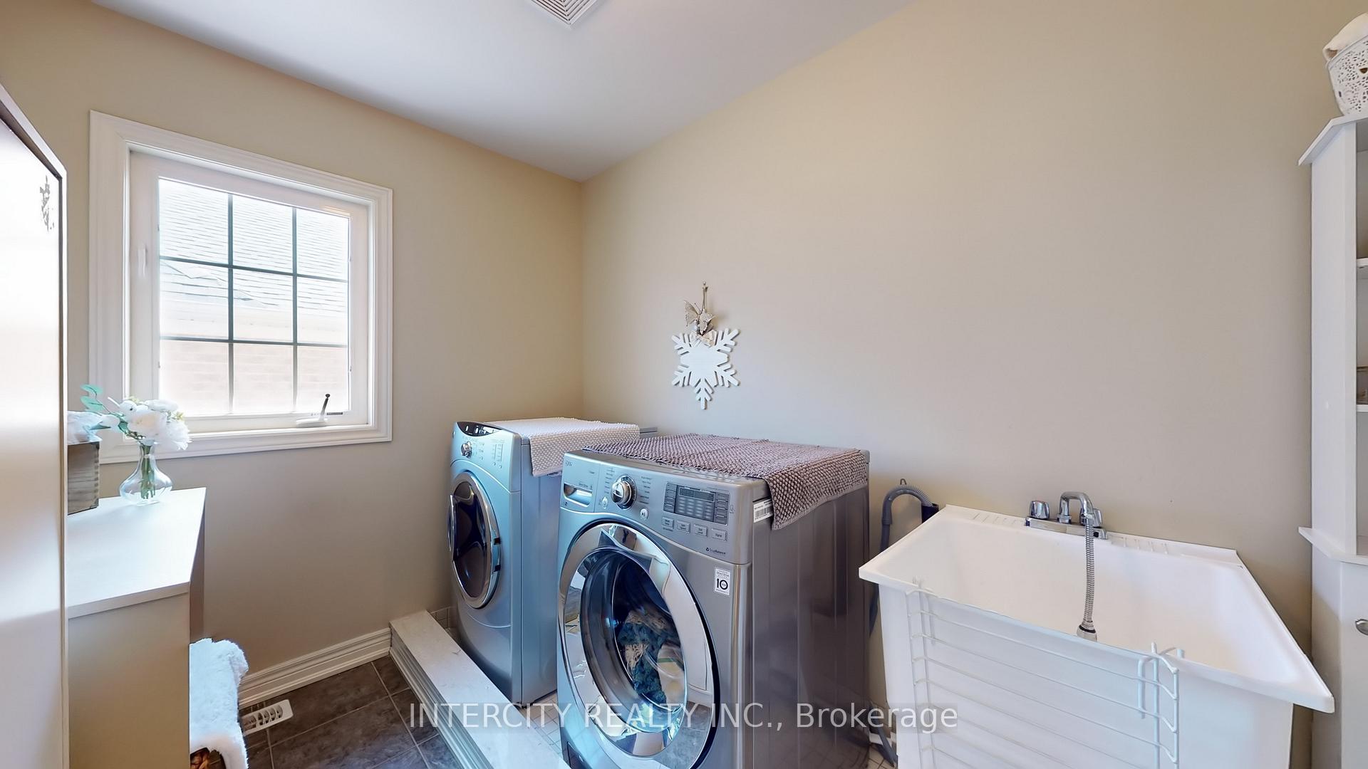 Photo 40 of 32 Allison Ann Way, Vaughan, Patterson — HOMEH