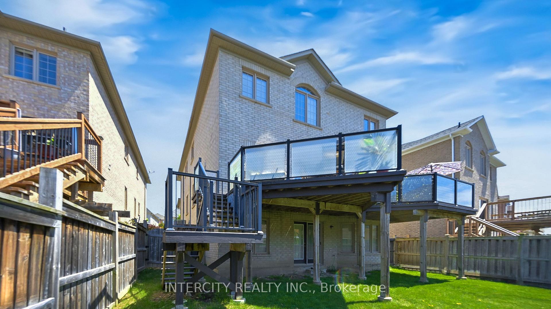 Photo 45 of 32 Allison Ann Way, Vaughan, Patterson — HOMEH